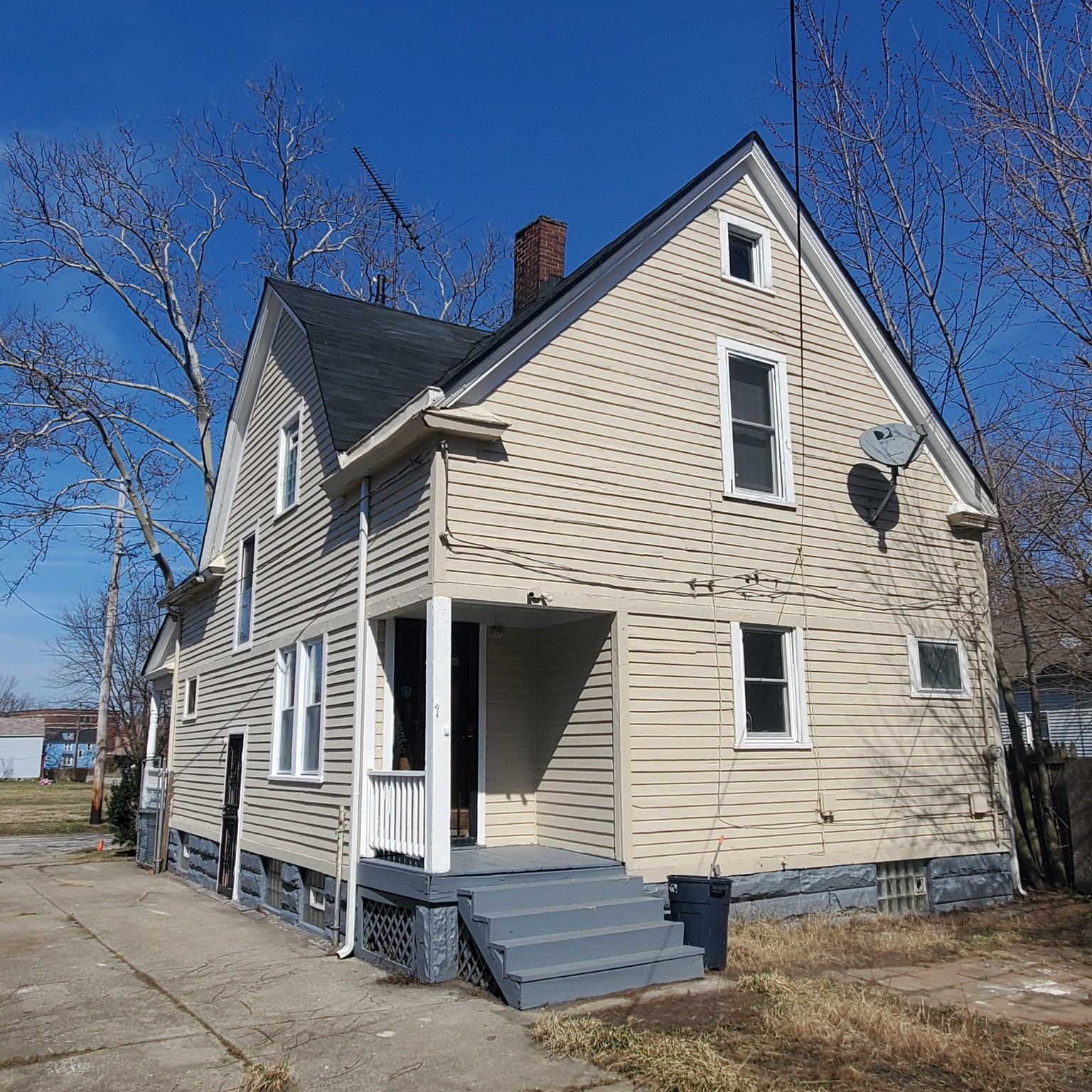 9902 Garfield Ave, Cleveland, Ohio 44108 Property Details Lofty