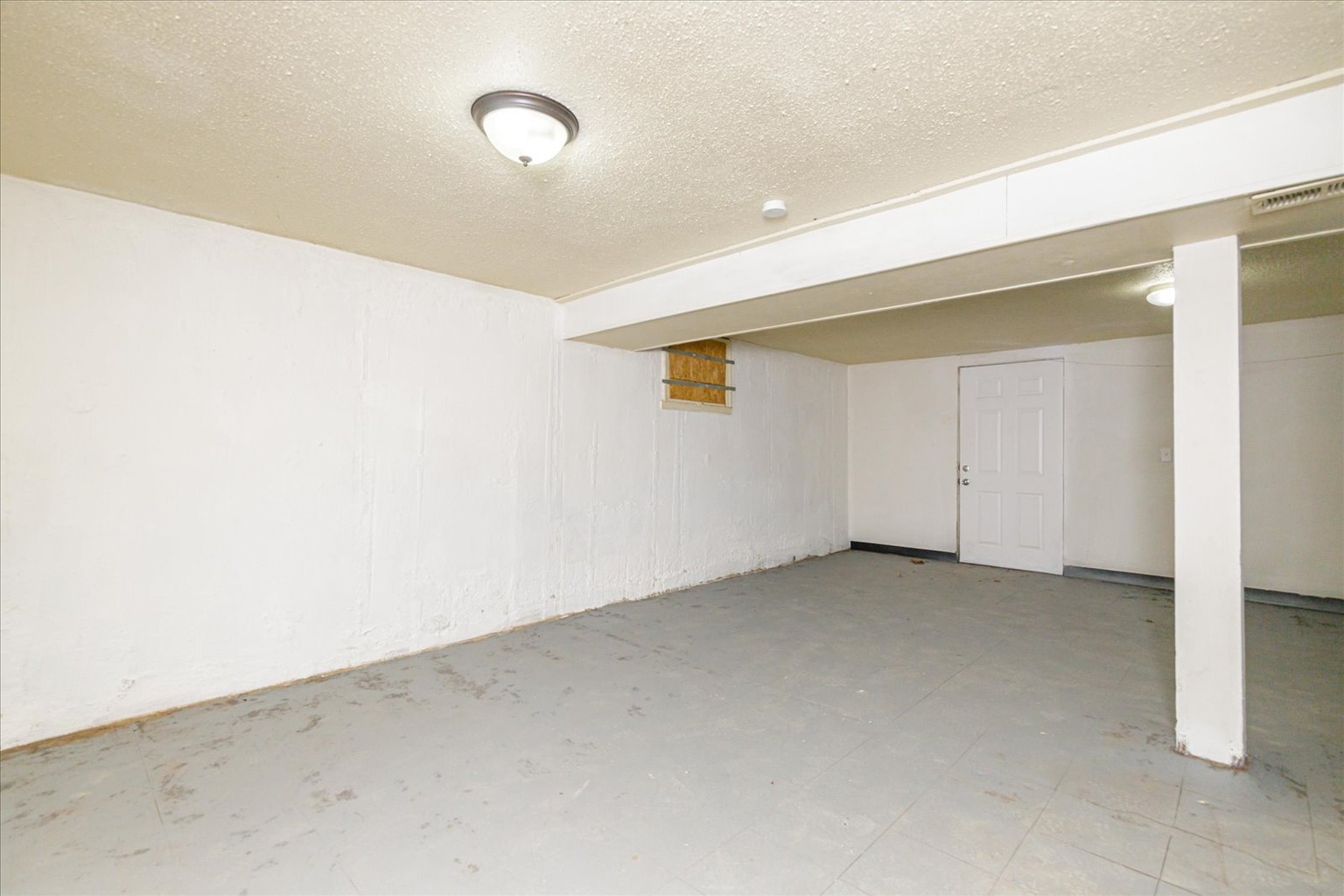 10157 Winkler Dr, St. Louis, Missouri 63136 Property Details Lofty