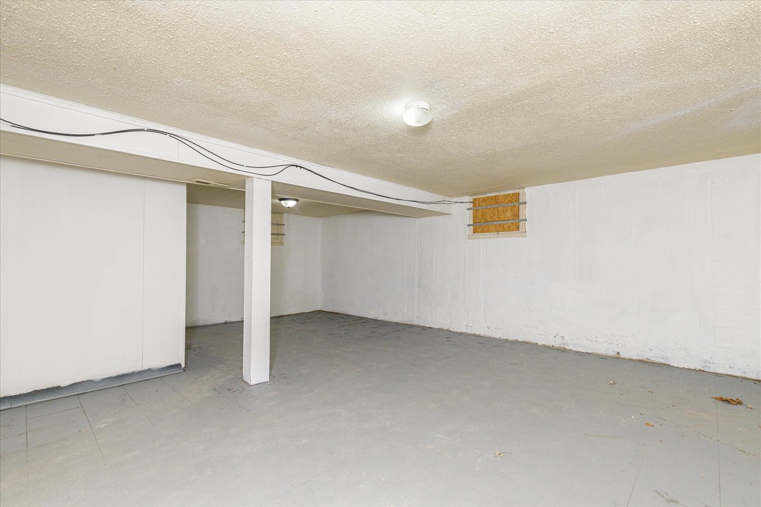 10157 Winkler Dr, St. Louis, Missouri 63136 Property Details Lofty