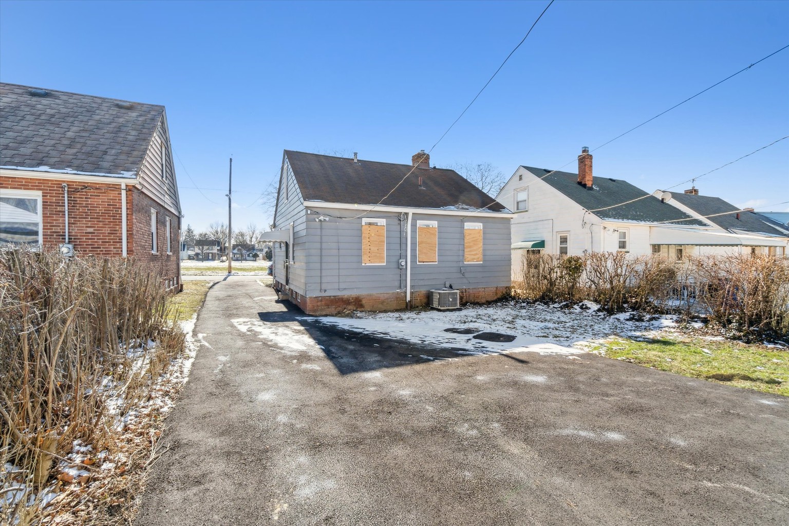 16301 Glendale Ave, Cleveland, OH 44128 Property Details Lofty