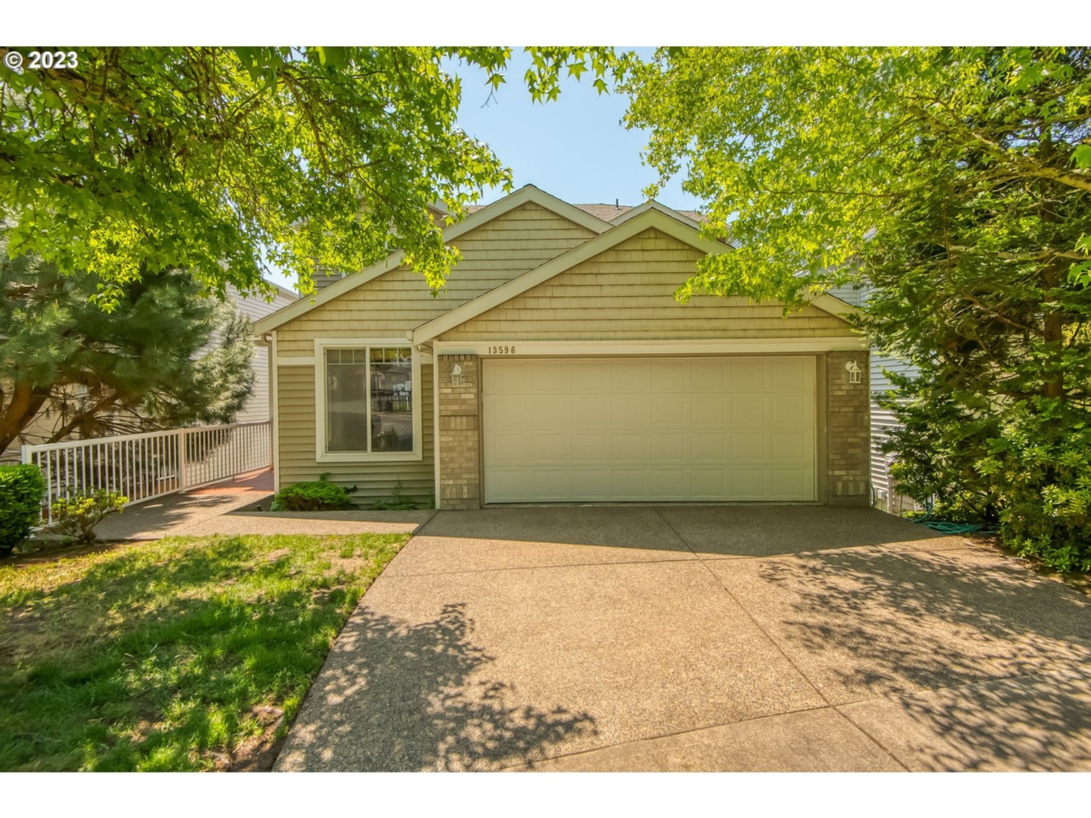 13596 SW Mapleview Ln, Tigard, Oregon 97224 Property Details Lofty