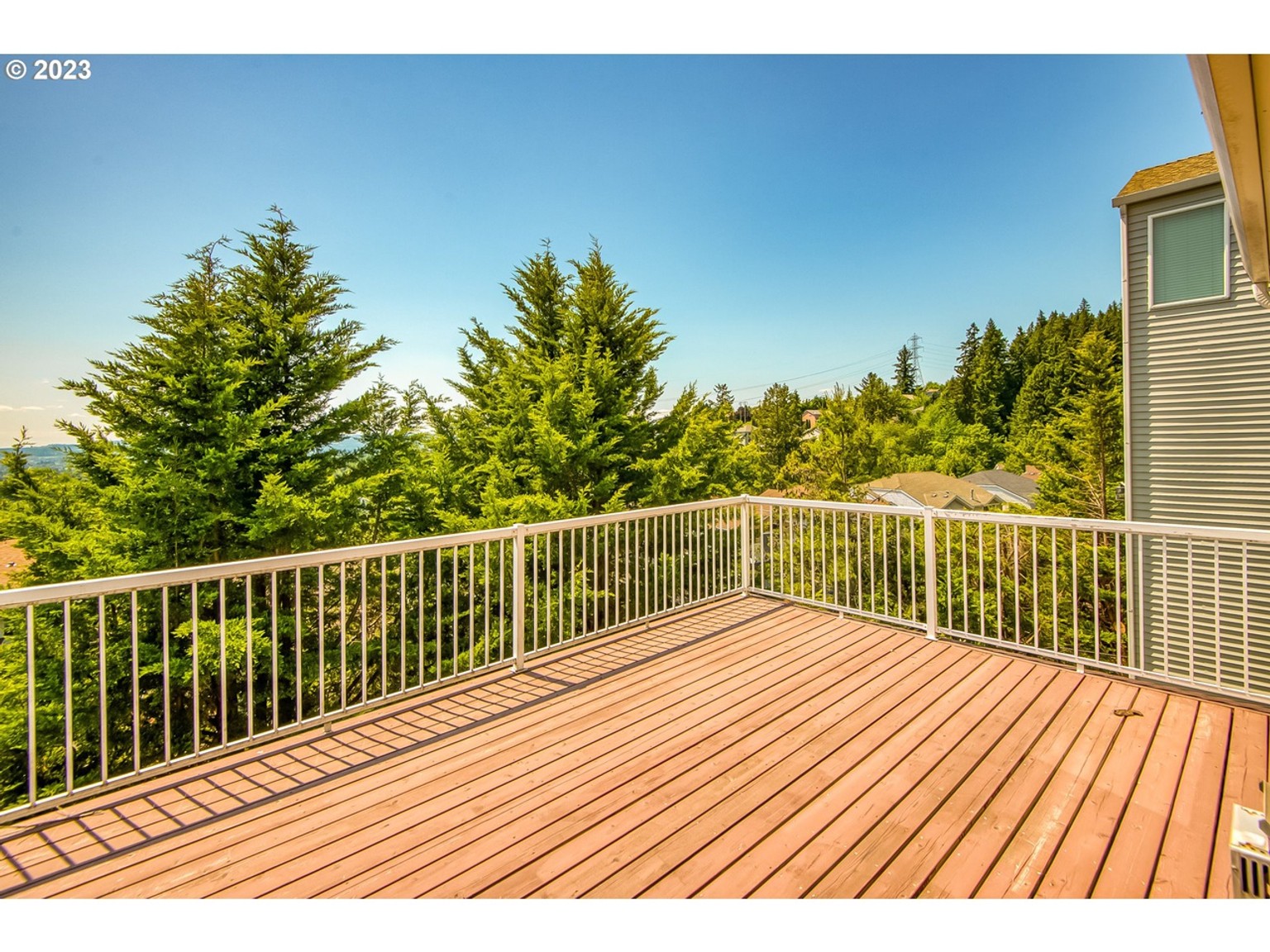 13596 SW Mapleview Ln, Tigard, Oregon 97224 Property Details Lofty