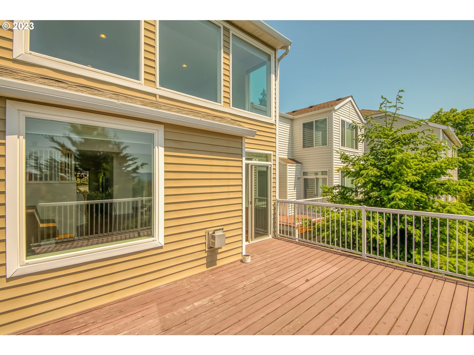 13596 SW Mapleview Ln, Tigard, Oregon 97224 Property Details Lofty